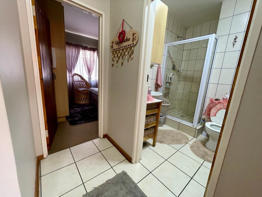 2 Bedroom Property for Sale in Pellissier Free State